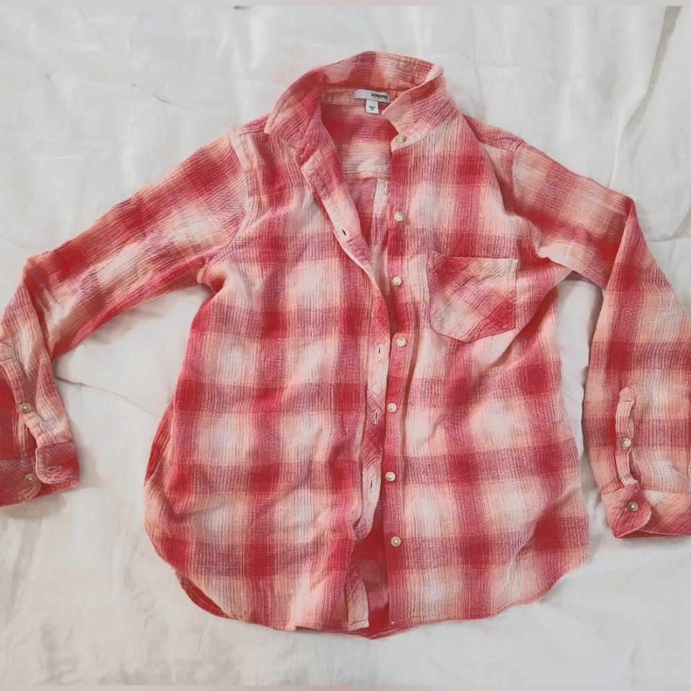 Pink and white plaid long sleeve button up shirt size medium